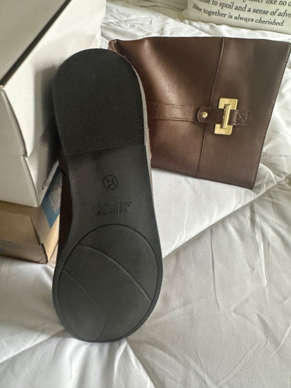 Boots - Picture 4 of 5
